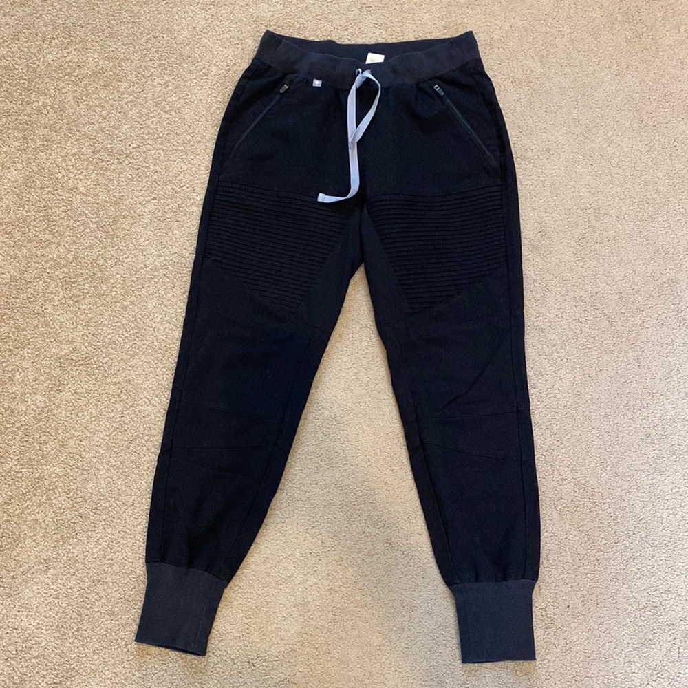FIGS women’s Black Esteli - Moro Jogger Scrub Pant XS